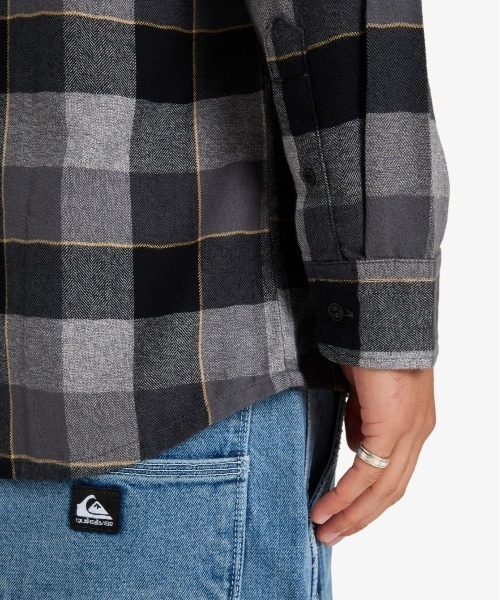 Quiksilver(クイックシルバー)の「MOTHERFLY PLAID LS S /クイックシルバーチェック柄長袖シャツ(シャツ/ブラウス・メンズ・ブラウン/ブルー/ホワイト・LARGE/X-LARGE/MEDIUM)」の6枚目の写真