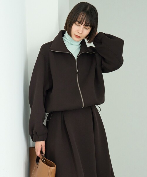UNFILO(アンフィーロ)の「【VERY×UNFILOコラボ】BEAUTY FORM JERSEY+ ZIPブルゾン(ブルゾン・レディース・ブラック系/ベージュ系/ダークブラウン系/ネイビー系・SMALL/MEDIUM/LARGE)」の3枚目の写真