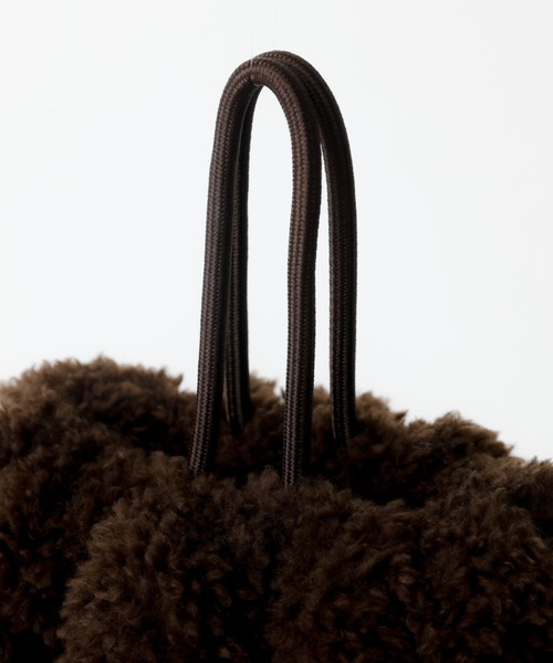 MASTER&Co（マスターアンドコー）の「【MASTER & COマスターアンドコー】2WAYボアナップザック/バッグ/ナップサック/ボア【WEB限定】（バックパック/リュック・レディース・ベージュ/ダークブラウン・フリー）」の9枚目の写真