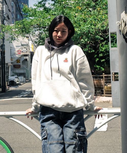 Red Cap Girl（レッドキャプガール）の「【DOMDOM × RED CAP GIRL コラボ】裏起毛 フード配色プルパーカー フーディー（パーカー・メンズ・グレー/グリーン・LARGE/MEDIUM）」の7枚目の写真