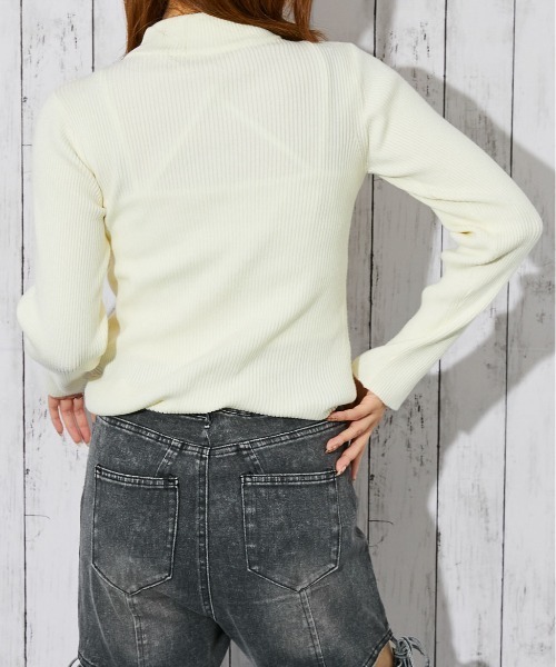 GORGE(ゴージ)の「《袖ボタン×リブ》レディース ハイネックニット 美シルエット シンプル 秋冬(ニット/セーター・レディース・アイボリー/ブラック/その他/ブルー/ボルドー・F)」の9枚目の写真