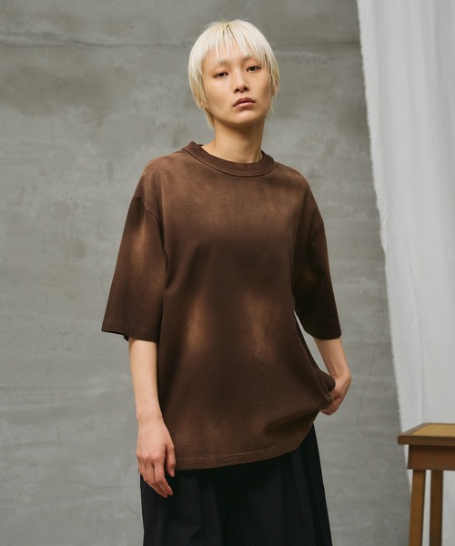 paradigm（パラダイム）の「【paradigm】ガス焼き天竺サルファダイスプレーT（Tシャツ/カットソー・メンズ・ブラック/ネイビー/ダークブラウン・X-LARGE/LARGE/MEDIUM）」の2枚目の写真