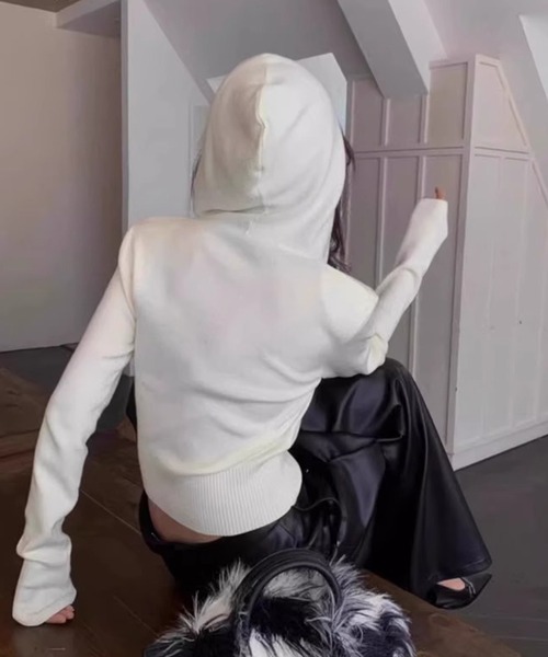 HALEY PESCA（ヘーリーペスカ）の「HALEY PESCA/ショート丈　フードニットトップス（ニット/セーター・レディース・ブラック/グレー/レッド/ホワイト・FREE）」の6枚目の写真