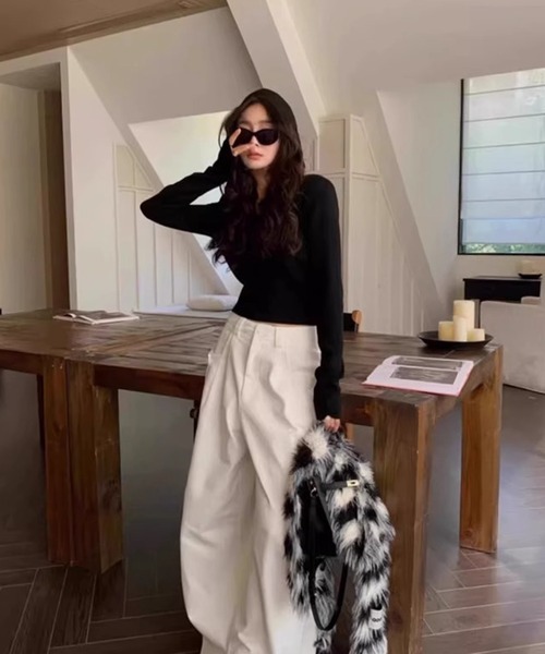 HALEY PESCA（ヘーリーペスカ）の「HALEY PESCA/ショート丈　フードニットトップス（ニット/セーター・レディース・ブラック/グレー/レッド/ホワイト・FREE）」の9枚目の写真