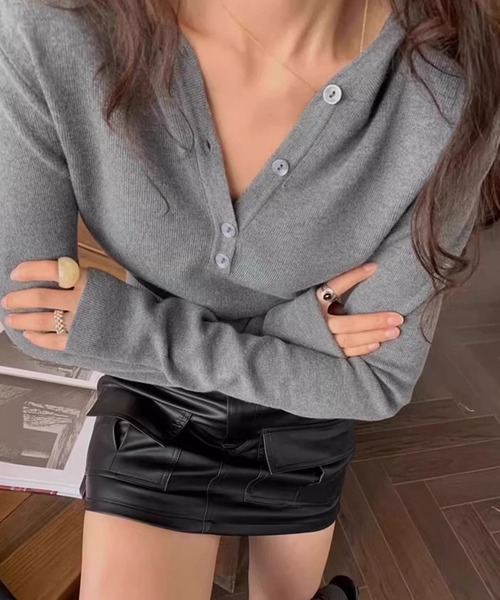 HALEY PESCA（ヘーリーペスカ）の「HALEY PESCA/ショート丈　フードニットトップス（ニット/セーター・レディース・ブラック/グレー/レッド/ホワイト・FREE）」の14枚目の写真