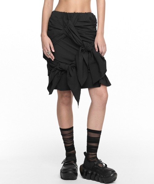 NACHE(ナチェ)の「NACHE/ナチェ/TWIST TIE MIDI SKIRT(スカート・レディース・ブラック/アイボリー・1/0)」の1枚目の写真