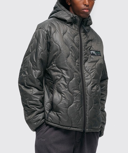 WILD THINGS(ワイルドシングス)の「【WILD THINGS】REVERSIBLE BELAY JACKET WT25139SK(マウンテンパーカー・メンズ・ブラック/ダークグリーン・S/M/L/XL)」の2枚目の写真