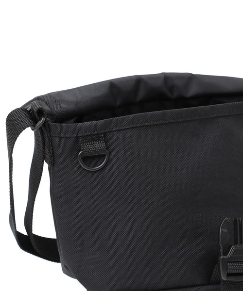 Manhattan Portage（マンハッタンポーテージ）の「NYLON MESSENGER BAG (XXS) FZP NO COFFEE（メッセンジャーバッグ・メンズ・ブラック・X-SMALL）」の4枚目の写真