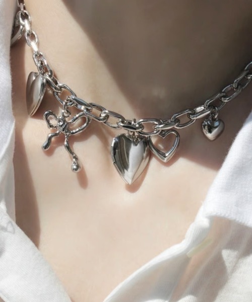 Soierie(ソワリー)の「イノセント ハート ネックレス / Innocent heart necklace(ネックレス・レディース・シルバー系・FREE)」の5枚目の写真