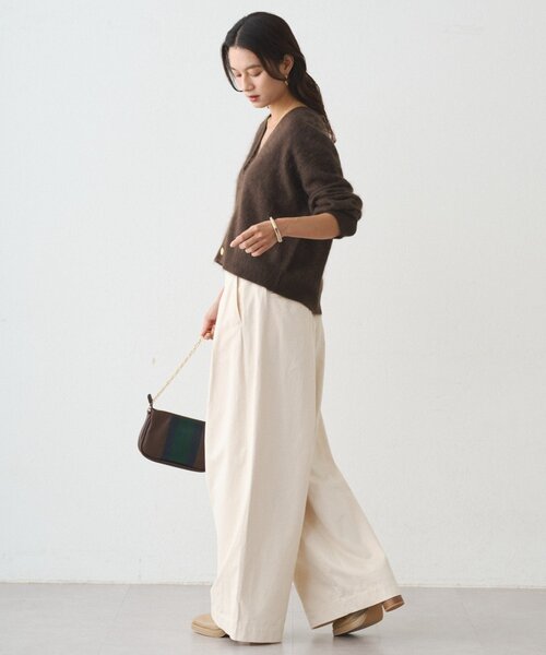 LOUNGEDRESS（ラウンジドレス）の「チノベルトタックパンツ（チノパンツ・レディース・オフホワイト/キャメル・MEDIUM/SMALL）」の5枚目の写真