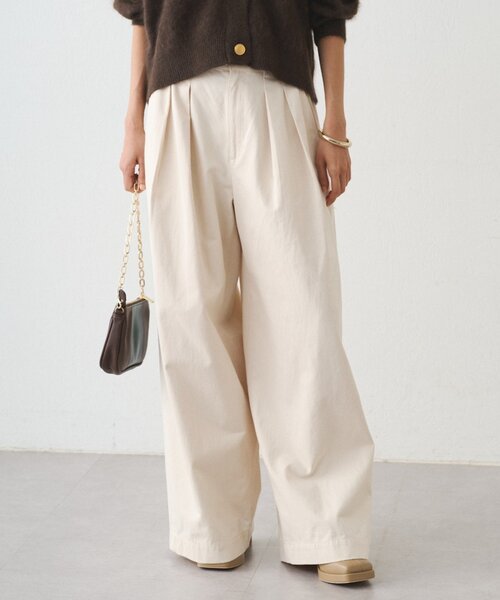 LOUNGEDRESS（ラウンジドレス）の「チノベルトタックパンツ（チノパンツ・レディース・オフホワイト/キャメル・MEDIUM/SMALL）」の8枚目の写真