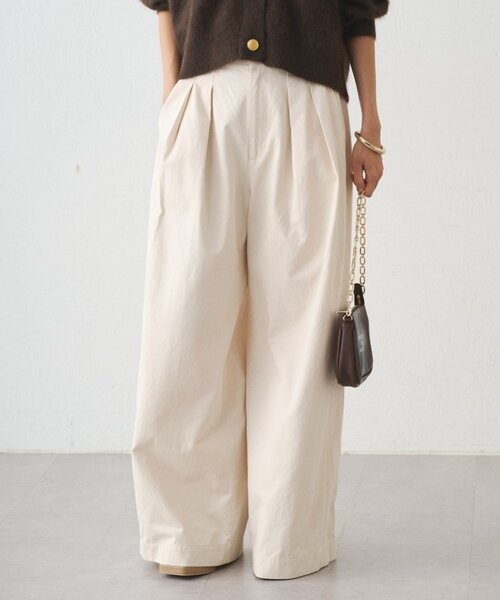 LOUNGEDRESS（ラウンジドレス）の「チノベルトタックパンツ（チノパンツ・レディース・オフホワイト/キャメル・MEDIUM/SMALL）」の9枚目の写真