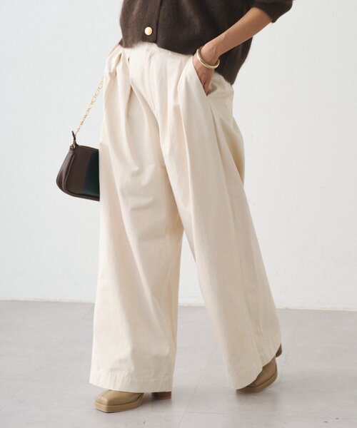 LOUNGEDRESS（ラウンジドレス）の「チノベルトタックパンツ（チノパンツ・レディース・オフホワイト/キャメル・MEDIUM/SMALL）」の10枚目の写真