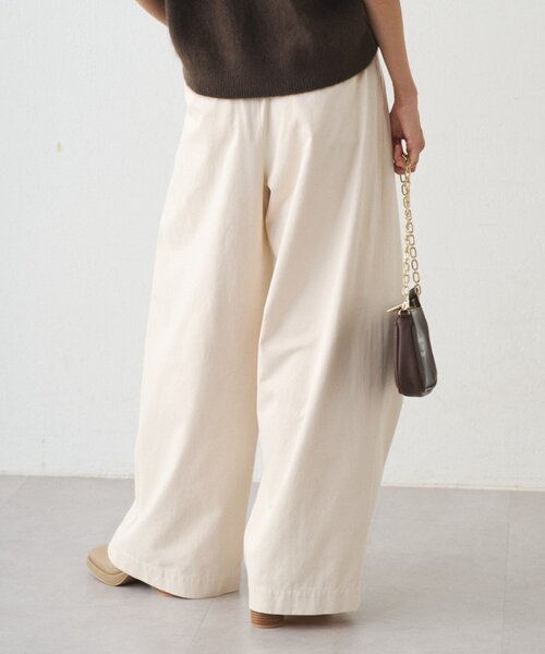 LOUNGEDRESS（ラウンジドレス）の「チノベルトタックパンツ（チノパンツ・レディース・オフホワイト/キャメル・MEDIUM/SMALL）」の11枚目の写真