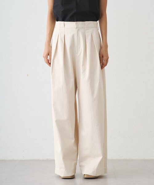 LOUNGEDRESS（ラウンジドレス）の「チノベルトタックパンツ（チノパンツ・レディース・オフホワイト/キャメル・MEDIUM/SMALL）」の13枚目の写真