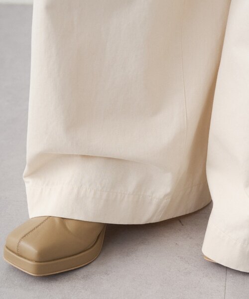 LOUNGEDRESS（ラウンジドレス）の「チノベルトタックパンツ（チノパンツ・レディース・オフホワイト/キャメル・MEDIUM/SMALL）」の19枚目の写真