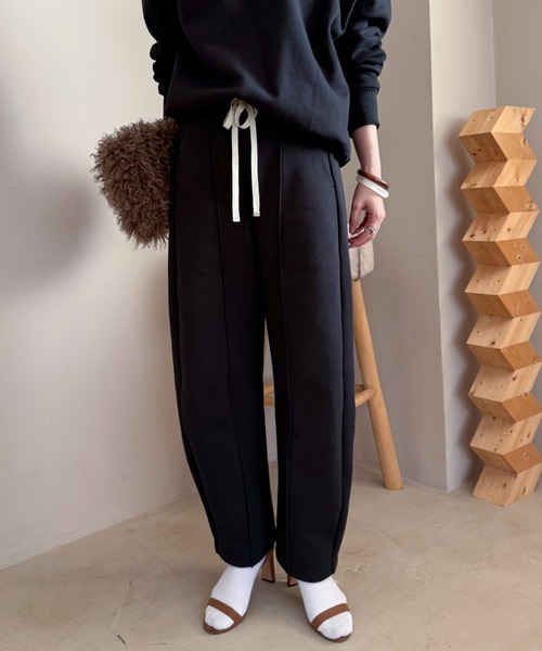 Doux archives(ドゥアルシーヴ)の「裏起毛カーブパンツ(スウェットパンツ・レディース・ブラック/グレー/オートミール・FREE)」の7枚目の写真