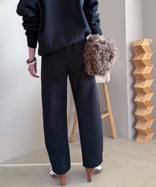 Doux archives(ドゥアルシーヴ)の「裏起毛カーブパンツ(スウェットパンツ・レディース・ブラック/グレー/オートミール・FREE)」の9枚目の写真