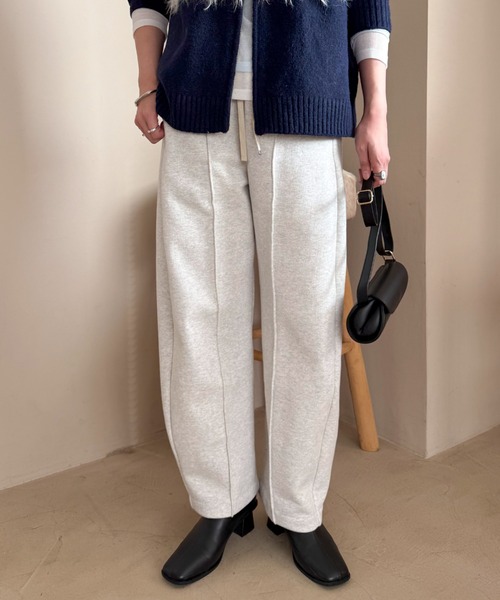 Doux archives(ドゥアルシーヴ)の「裏起毛カーブパンツ(スウェットパンツ・レディース・ブラック/グレー/オートミール・FREE)」の18枚目の写真