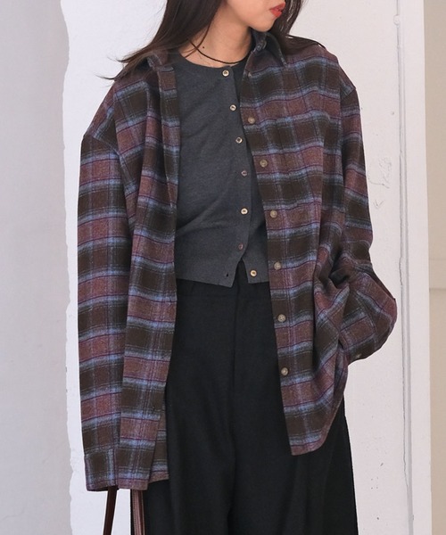 AKTE（アクテ）の「ショルダーパッドオーバーシャツジャケット（シャツ/ブラウス・レディース・ベージュ系/ブルー系/チャコールグレー・FREE）」の3枚目の写真