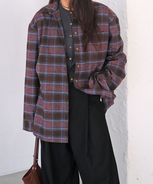 AKTE（アクテ）の「ショルダーパッドオーバーシャツジャケット（シャツ/ブラウス・レディース・ベージュ系/ブルー系/チャコールグレー・FREE）」の5枚目の写真