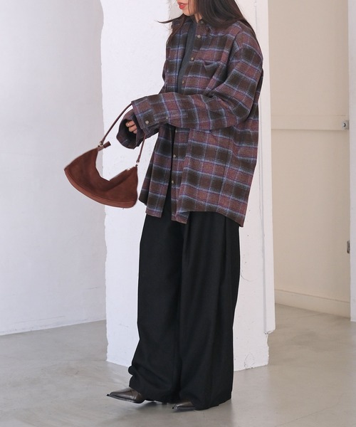 AKTE（アクテ）の「ショルダーパッドオーバーシャツジャケット（シャツ/ブラウス・レディース・ベージュ系/ブルー系/チャコールグレー・FREE）」の6枚目の写真