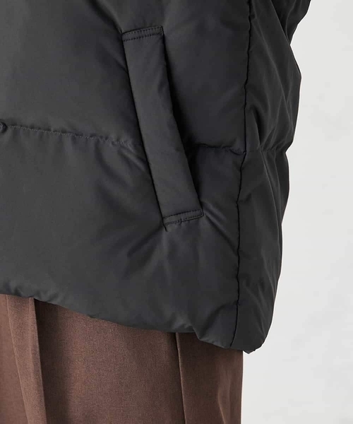 a.v.v(アーヴェヴェ)の「【2WAY】スタンドネックショートダウンジャケット(その他アウター・レディース・チャコールグレー/アイボリー/ブラック・34/36/42/38/40)」の6枚目の写真