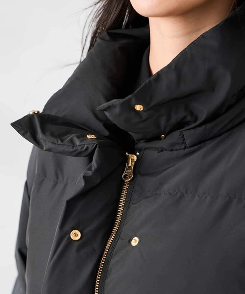 a.v.v(アーヴェヴェ)の「【2WAY】スタンドネックショートダウンジャケット(その他アウター・レディース・チャコールグレー/アイボリー/ブラック・34/36/42/38/40)」の8枚目の写真