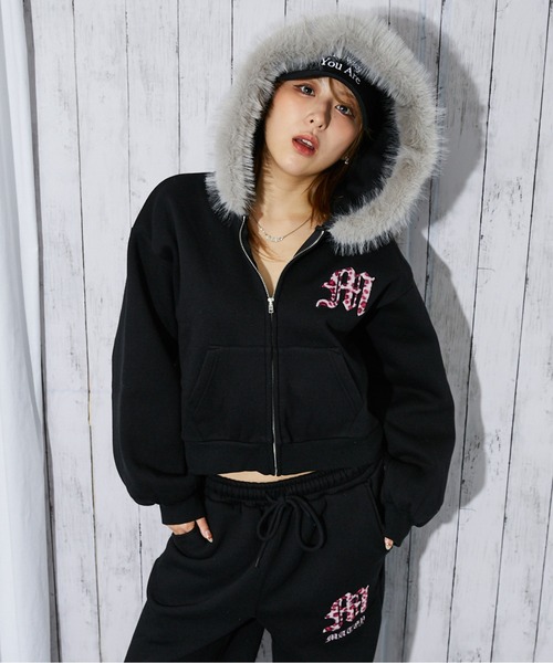 セール】《ファーフード×ロゴ刺繍》レディース 裏起毛ジップパーカー