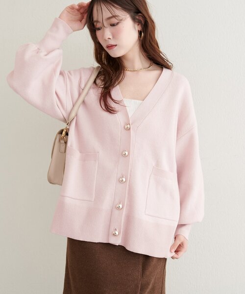 natural couture(ナチュラルクチュール)の「【WEB限定】ぷっくり金ボタンミドルカーデ(カーディガン/ボレロ・レディース・アイボリー/チャコールグレー/ブルー/ピンク/ブラウン・FREE)」の5枚目の写真
