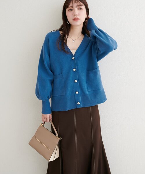natural couture(ナチュラルクチュール)の「【WEB限定】ぷっくり金ボタンミドルカーデ(カーディガン/ボレロ・レディース・アイボリー/チャコールグレー/ブルー/ピンク/ブラウン・FREE)」の15枚目の写真