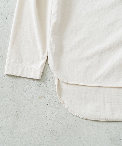 quadro(クオドロ)の「60/2スーピマ度詰め天竺台衿シャツ(Tシャツ/カットソー・レディース・チョコ/クリーム/ブルー・FREE)」の17枚目の写真