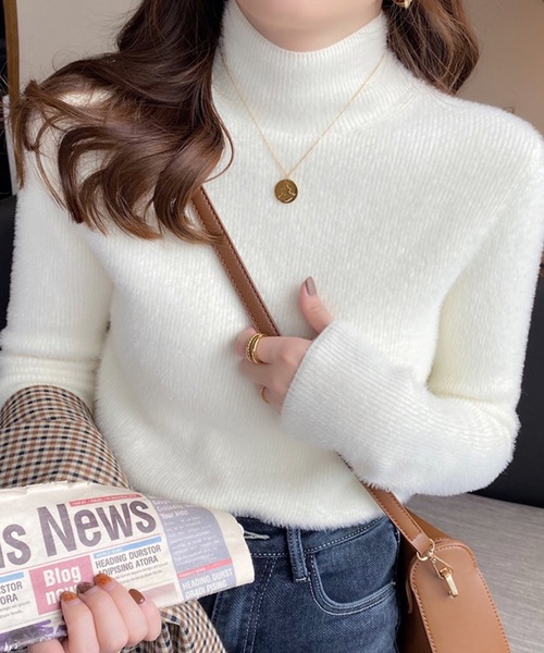 DAY CLOSET(デイ クローゼット)の「【中厚手/表裏ふわふわ】長袖ハイネックリブシャギーニットカットソー(ニット/セーター・レディース・ホワイト/グレー/アイボリー/ブラック・FREE)」の1枚目の写真