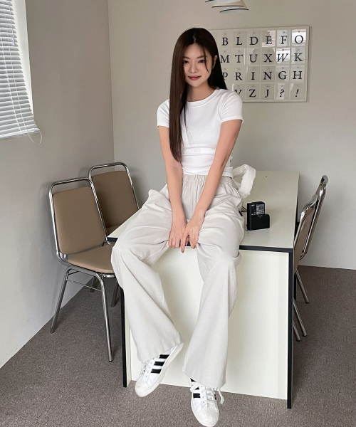 muahmuah（ムーアムーア）の「ワイドバンディングコットンパンツ[2色]（スウェットパンツ・レディース・ブラック/サンドベージュ/ライトグレー・FREE）」の17枚目の写真