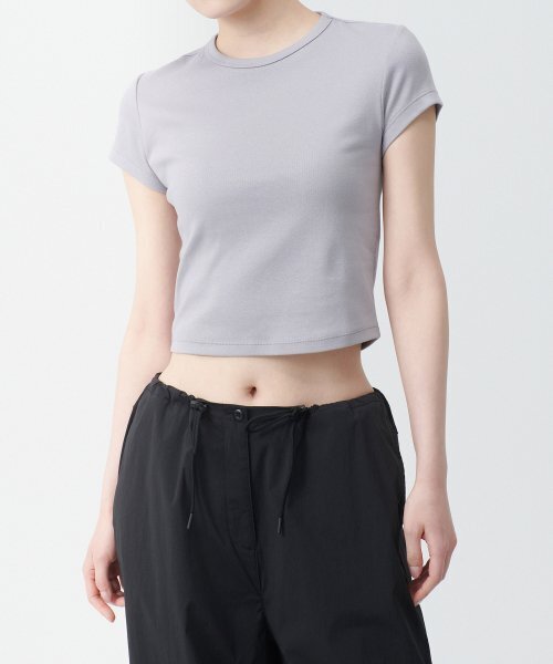 MUSINSA STANDARD WOMAN（ムシンサスタンダードウーマン）の「ウィメンズスリムクロップクルーネックTシャツ[パープルグレー]（Tシャツ/カットソー・レディース・その他・SMALL/MEDIUM/LARGE/X-LARGE/X-SMALL）」の5枚目の写真