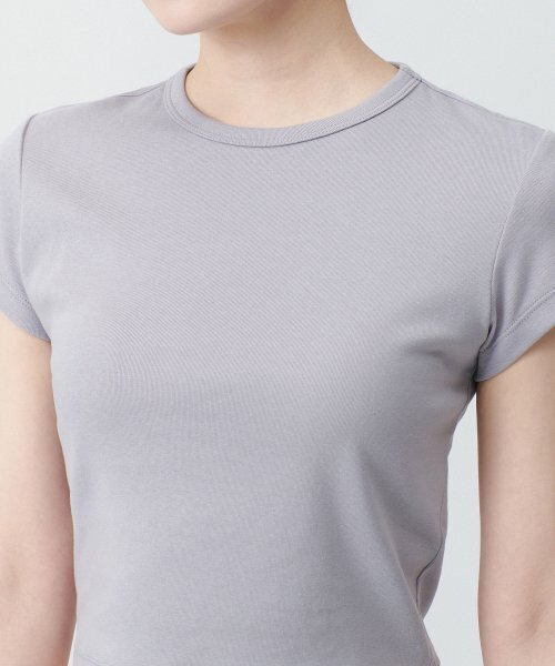 MUSINSA STANDARD WOMAN（ムシンサスタンダードウーマン）の「ウィメンズスリムクロップクルーネックTシャツ[パープルグレー]（Tシャツ/カットソー・レディース・その他・SMALL/MEDIUM/LARGE/X-LARGE/X-SMALL）」の7枚目の写真