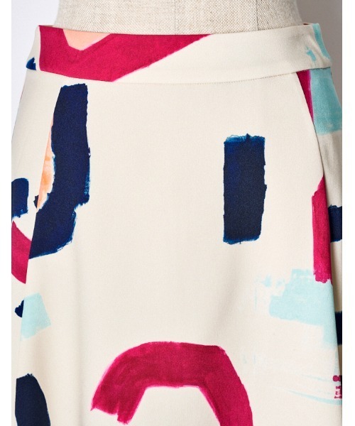 RUMCHE(ラムシェ)の「"POPPIN" Art Print Skirt / POPPINアートプリントスカート(スカート・レディース・ネイビー/オフホワイト・SMALL/MEDIUM)」の3枚目の写真