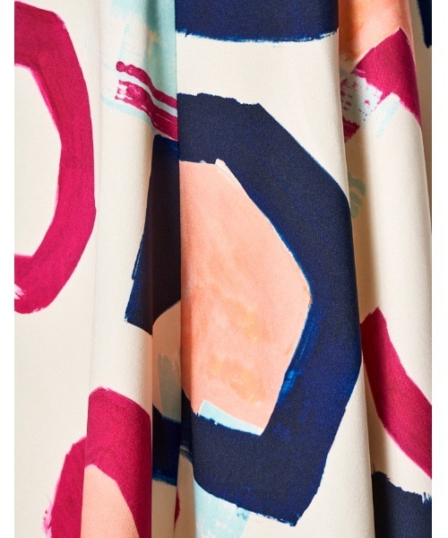 RUMCHE(ラムシェ)の「"POPPIN" Art Print Skirt / POPPINアートプリントスカート(スカート・レディース・ネイビー/オフホワイト・SMALL/MEDIUM)」の14枚目の写真