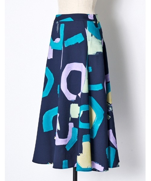 RUMCHE(ラムシェ)の「"POPPIN" Art Print Skirt / POPPINアートプリントスカート(スカート・レディース・ネイビー/オフホワイト・SMALL/MEDIUM)」の12枚目の写真