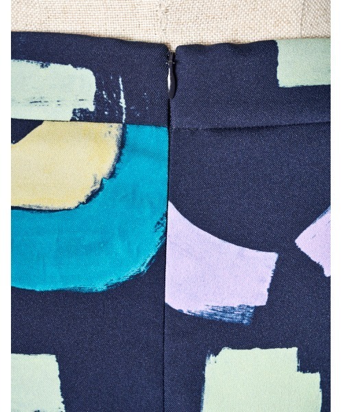 RUMCHE(ラムシェ)の「"POPPIN" Art Print Skirt / POPPINアートプリントスカート(スカート・レディース・ネイビー/オフホワイト・SMALL/MEDIUM)」の9枚目の写真
