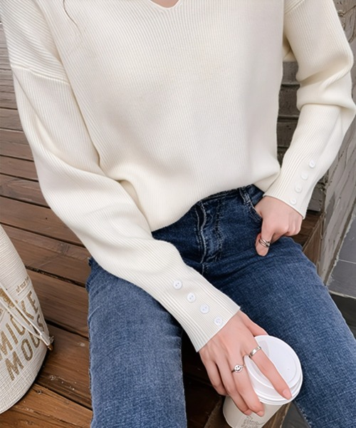 yuue' ( wear )(ユーイ)の「Vネックボタンリブニットトップス(ニット/セーター・レディース・ベージュ/ホワイト/ブラック・FREE)」の8枚目の写真