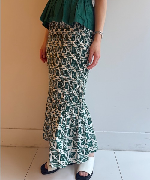 sara mallika（サラ マリカ）の「COTTON POPLIN SHIRRING SKIRT（スカート・レディース・ブラック/グリーン・FREE）」の2枚目の写真