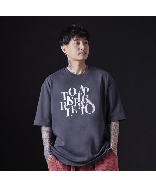 ASTRAL PROJECTION（アストラルプロジェクション）の「[オーバーサイズ]ビッグロゴ13番手綿ラウンドネック半袖Tシャツ_チャコール（Tシャツ/カットソー・メンズ・その他・MEDIUM/LARGE/X-LARGE/XX-LARGE）」の2枚目の写真