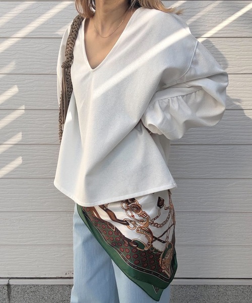 Q（キュー）の「ヨーロピアンサテンスカーフ（バンダナ/スカーフ・レディース・ネイビー/グリーン・ONE SIZE）」の6枚目の写真