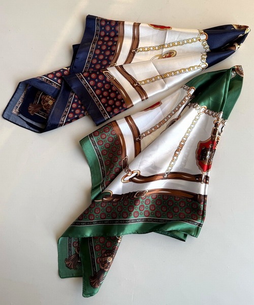 Q（キュー）の「ヨーロピアンサテンスカーフ（バンダナ/スカーフ・レディース・ネイビー/グリーン・ONE SIZE）」の8枚目の写真