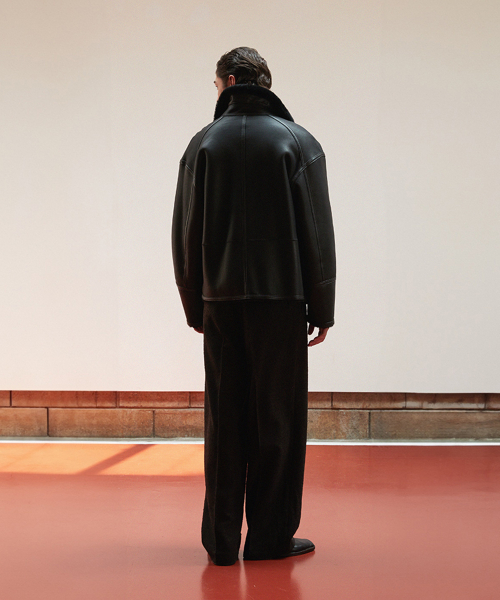 VERDEMAR(ベルデマール)の「Shearling Buckle Jacket_Black(ムートンコート・メンズ・その他・SMALL/MEDIUM/LARGE)」の4枚目の写真