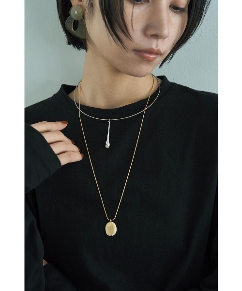 marjour（マージュール）の「LAYERED OVAL LOCKET NECKLACE（ネックレス・レディース・ゴールド・FREE）」の2枚目の写真