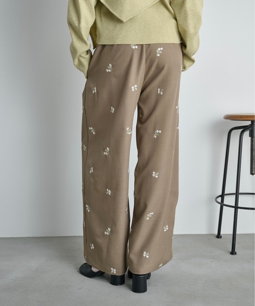 THE YOn（ザヨン）の「エンブロイダリーフローラルシャツイージーパンツ（その他パンツ・レディース・チャコールグレー/ベージュ・FREE）」の19枚目の写真
