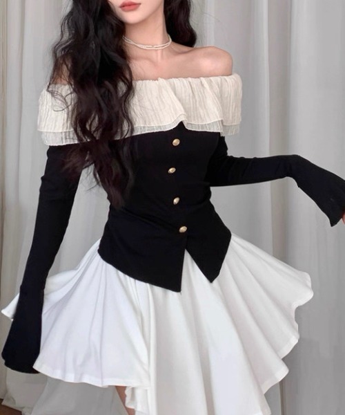Ada.(エイダ)の「【Mellfy】フリル オフショルダー バイカラー リブ トップス(Tシャツ/カットソー・レディース・ブラック/アイボリー・FREE)」の10枚目の写真