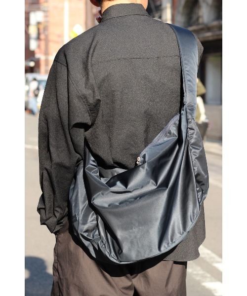 master-piece(マスターピース)の「master-piece / Ark Solid ショルダーバッグ L / No.224060-s(ショルダーバッグ・メンズ・ネイビー/ブラック/カーキ・FREE)」の13枚目の写真